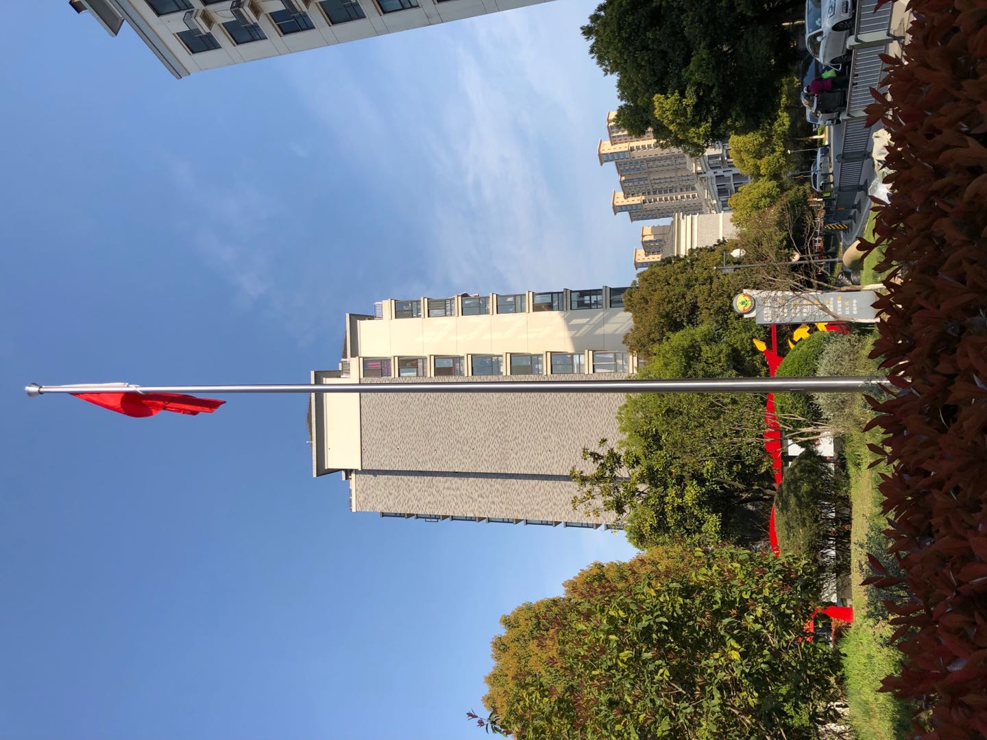 不銹鋼旗桿和建筑的高度比例一般是多少？